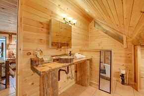 Secluded Greenville Cabin: Walk to Moosehead Lake!