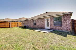 4 Mi to At&t Stadium: Home w/ BBQ in Grand Prairie