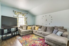 4 Mi to At&t Stadium: Home w/ BBQ in Grand Prairie