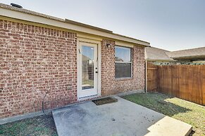 4 Mi to At&t Stadium: Home w/ BBQ in Grand Prairie