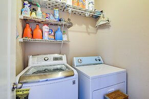 4 Mi to At&t Stadium: Home w/ BBQ in Grand Prairie