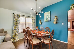 4 Mi to At&t Stadium: Home w/ BBQ in Grand Prairie