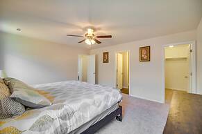 Charming Arkansas Getaway - Walk to Downtown!