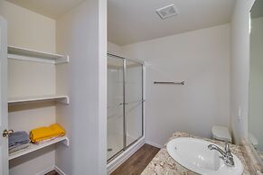Charming Arkansas Getaway - Walk to Downtown!