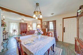Historic Fort Smith Cottage < 1 Mi to Downtown!