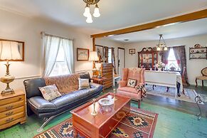Historic Fort Smith Cottage < 1 Mi to Downtown!