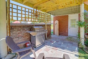 Historic Fort Smith Cottage < 1 Mi to Downtown!