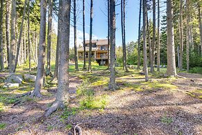 Waterfront Deer Isle Retreat w/ Fire Pit!