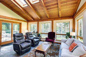 Waterfront Deer Isle Retreat w/ Fire Pit!
