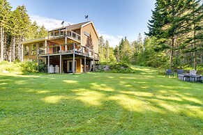 Waterfront Deer Isle Retreat w/ Fire Pit!