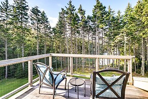Waterfront Deer Isle Retreat w/ Fire Pit!