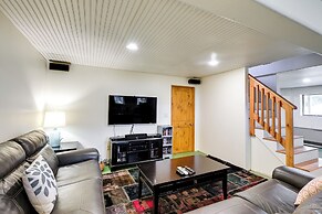 Waterfront Deer Isle Retreat w/ Fire Pit!