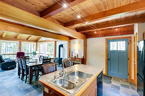 Waterfront Deer Isle Retreat w/ Fire Pit!