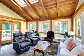 Waterfront Deer Isle Retreat w/ Fire Pit!