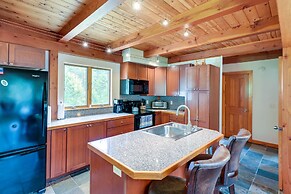 Waterfront Deer Isle Retreat w/ Fire Pit!