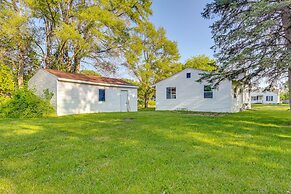 Cozy Home w/ Backyard ~ 3 Mi to Downtown Saginaw!
