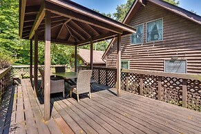 Cabin w/ Deck ~ 3 Mi to Apple Valley Lake!