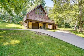 Cabin w/ Deck ~ 3 Mi to Apple Valley Lake!