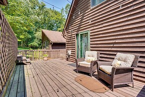Cabin w/ Deck ~ 3 Mi to Apple Valley Lake!