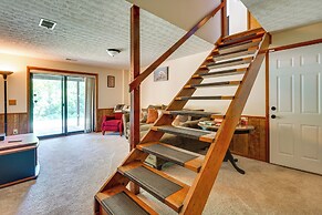 Cabin w/ Deck ~ 3 Mi to Apple Valley Lake!