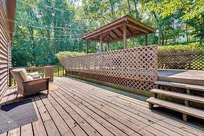 Cabin w/ Deck ~ 3 Mi to Apple Valley Lake!