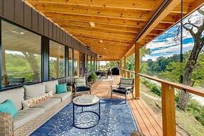 Modern, Riverfront Family House w/ Balcony & Grill