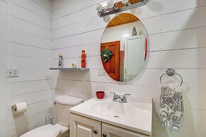 Vintage Moriah Apt: Close to Adirondacks Hiking!
