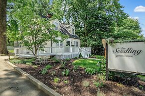 Charming Edwardsville Home: Walk to Downtown!