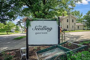 Charming Edwardsville Home: Walk to Downtown!