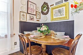 Charming Edwardsville Home: Walk to Downtown!