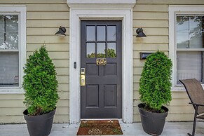 Charming Edwardsville Home: Walk to Downtown!