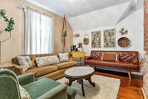 Charming Edwardsville Home: Walk to Downtown!