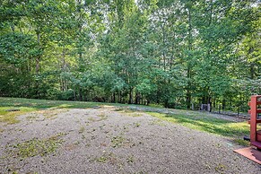 Rustic Russell Springs Home Near Marina & Lake!