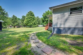 Rustic Russell Springs Home Near Marina & Lake!