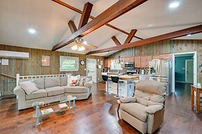 Rustic Russell Springs Home Near Marina & Lake!