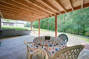 Rustic Russell Springs Home Near Marina & Lake!