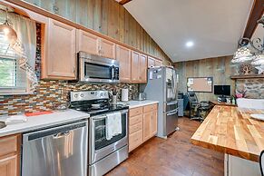 Rustic Russell Springs Home Near Marina & Lake!