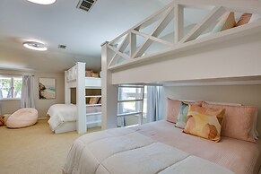 Cedar Creek Lake Views: Gorgeous Mabank House!