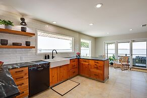 Cedar Creek Lake Views: Gorgeous Mabank House!