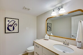 Cedar Creek Lake Views: Gorgeous Mabank House!