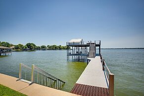 Cedar Creek Lake Views: Gorgeous Mabank House!