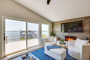 Cedar Creek Lake Views: Gorgeous Mabank House!