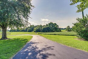 Russell Springs Getaway, 10 Mi to Lake Cumberland!