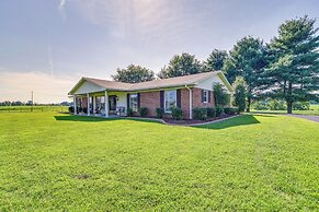 Russell Springs Getaway, 10 Mi to Lake Cumberland!