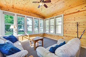 Sarona Serenity: Lakeside Retreat w/ Boat Dock!