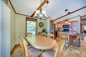 Sarona Serenity: Lakeside Retreat w/ Boat Dock!