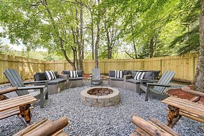 Spacious Old Forge Condo w/ Patio & Fire Pit!