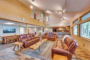 Spacious Old Forge Condo w/ Patio & Fire Pit!