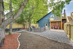 Spacious Old Forge Condo w/ Patio & Fire Pit!