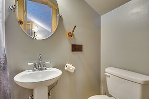 Spacious Old Forge Condo w/ Patio & Fire Pit!